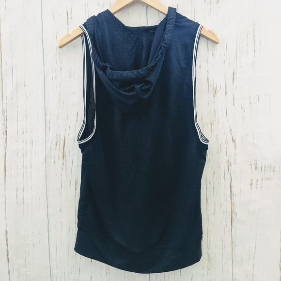 3/$20 Alala All Star Vest in Black - Picture 15 of 15